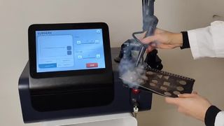 360° রোটেশন হ্যান্ডেল স্কিন টাইটেনিং অ্যাকনি ট্রিটমেন্ট 10600nm ফ্র্যাকেশনাল Co2 লেজার মেশিন