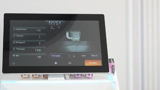 অ্যান্টি-এজিং ফেস লিফটিংয়ের জন্য ডুয়াল ফ্রিকোয়েন্সি আইসোলেটেড ইগল সোনার আরএফ মাইক্রোনেডল মেশিন